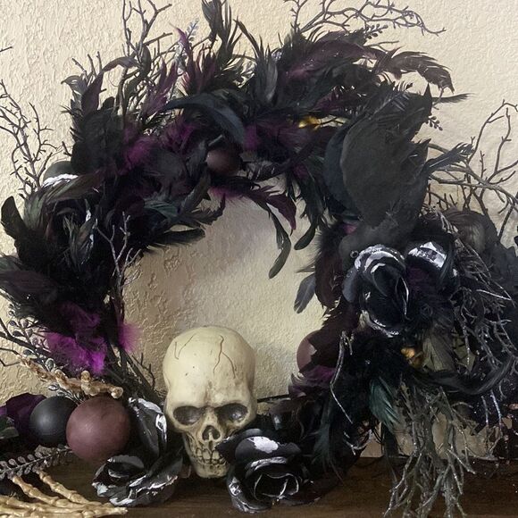 Black skull Halloween Wreath - Picture 1 of 5